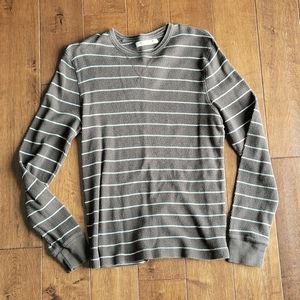 Waffle-knit, long sleeve shirt